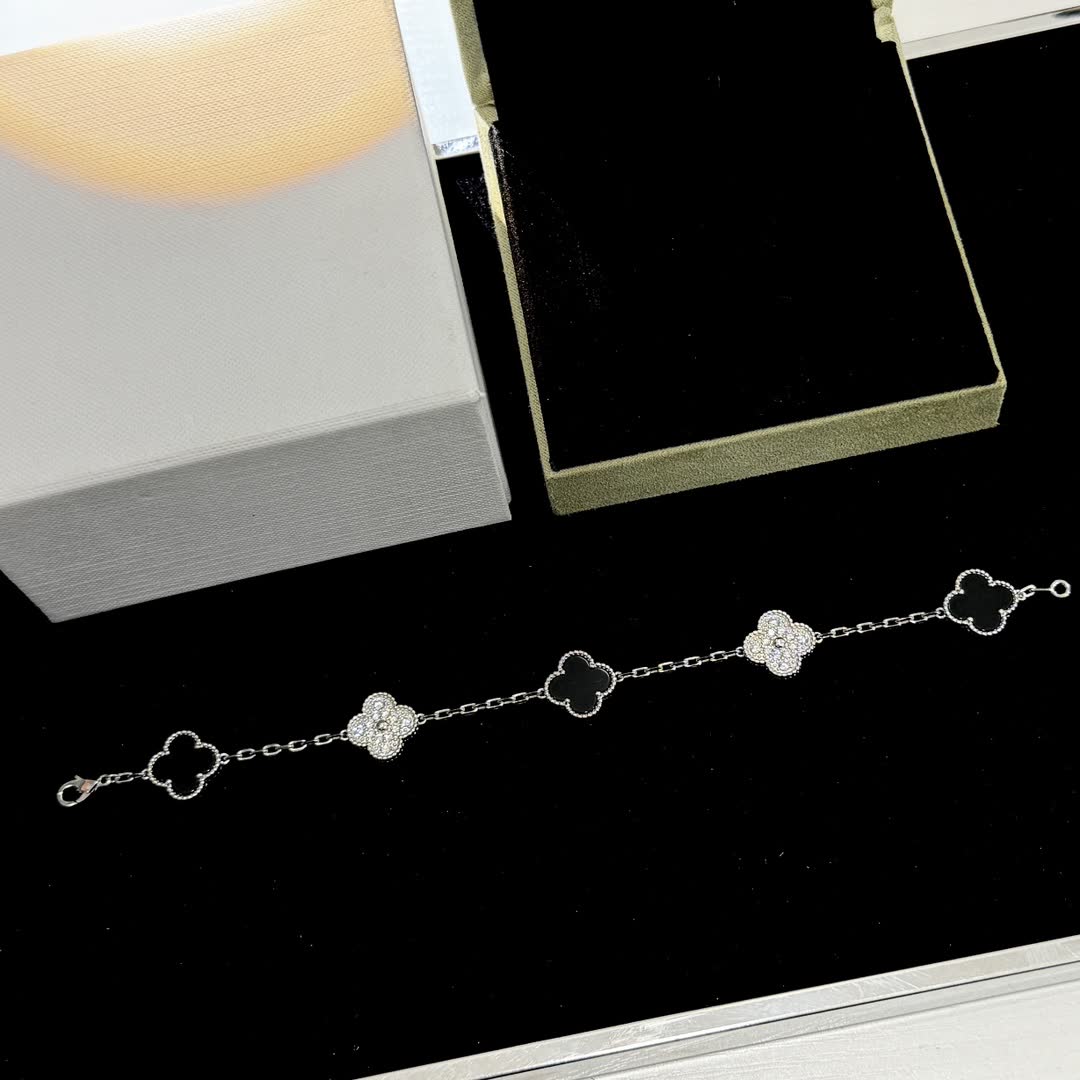 Van Cleef & Arpels Alhambra Bracelet